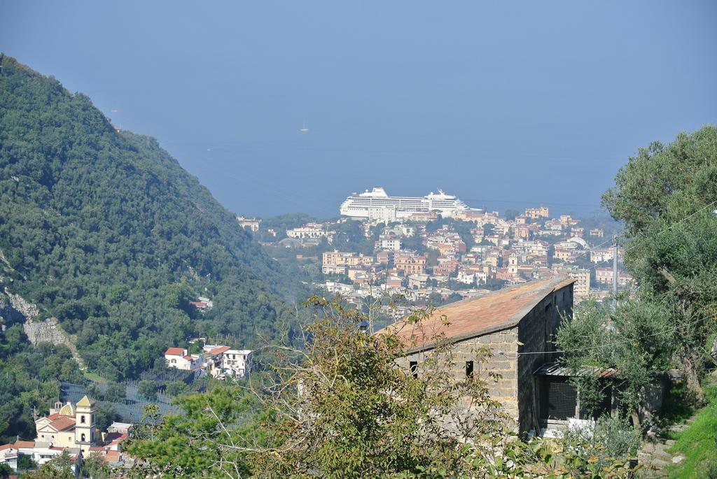Casa Vacanze Villa San Francesco Sant'Angelo  Exteriör bild